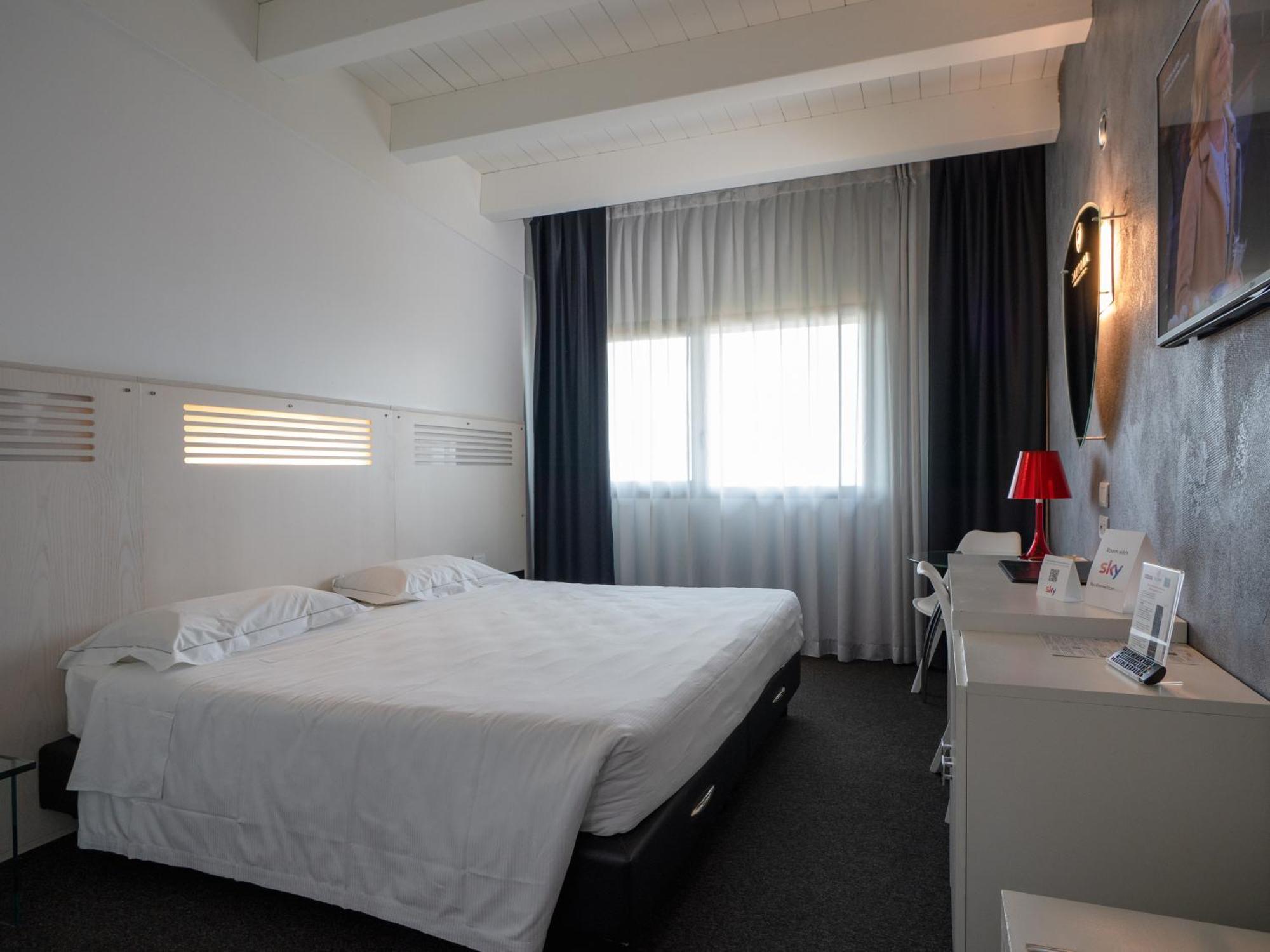 Daytona Business Hotel Коллеккіо Екстер'єр фото