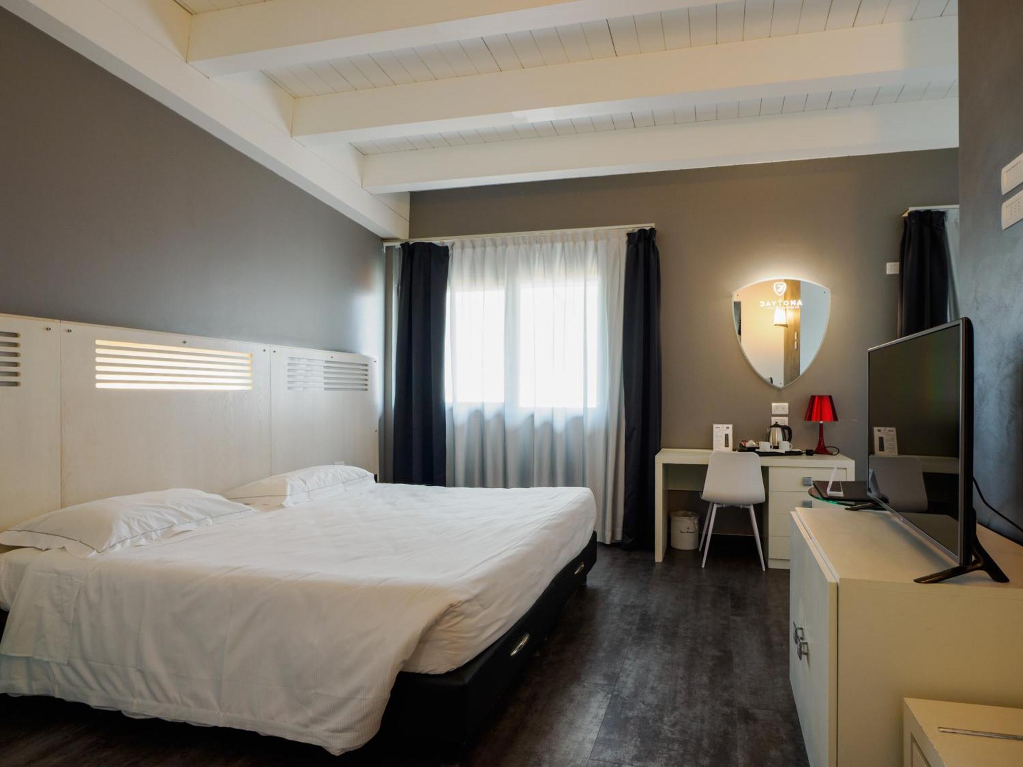 Daytona Business Hotel Коллеккіо Екстер'єр фото